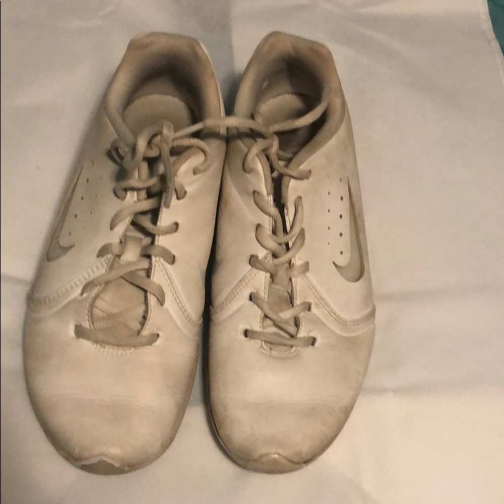 Nike sideline shoes